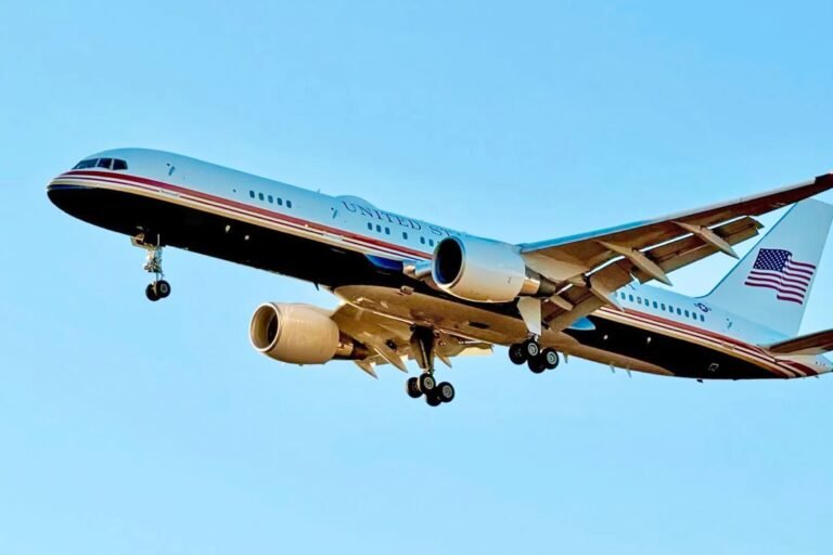 Air Force Two appears in new Trump paint scheme