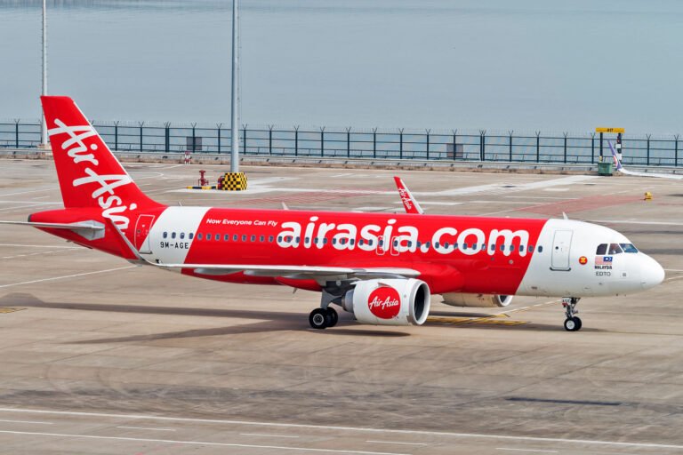 AirAsia plans major narrowbody order as Fernandes flags A330neo review AirAsia Airbus A320neo