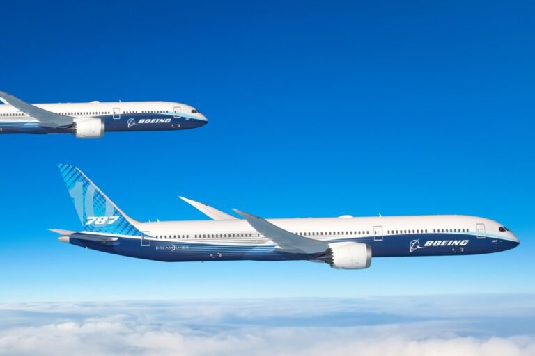 Boeing 787-10 and 787-9
