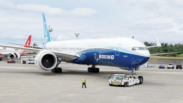 Boeing 777X on tarmac