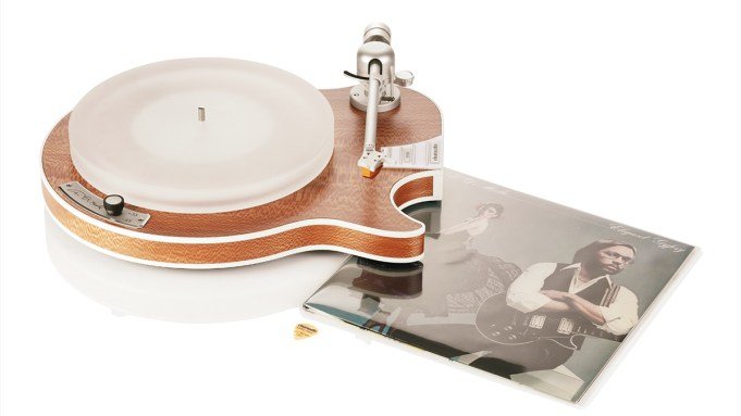Clearaudio’s New Turntable Is Shaped Like a Gibson Les Paul Guitar Clearaudio's New Turntable Is Shaped Like a Gibson Les Paul Guitar