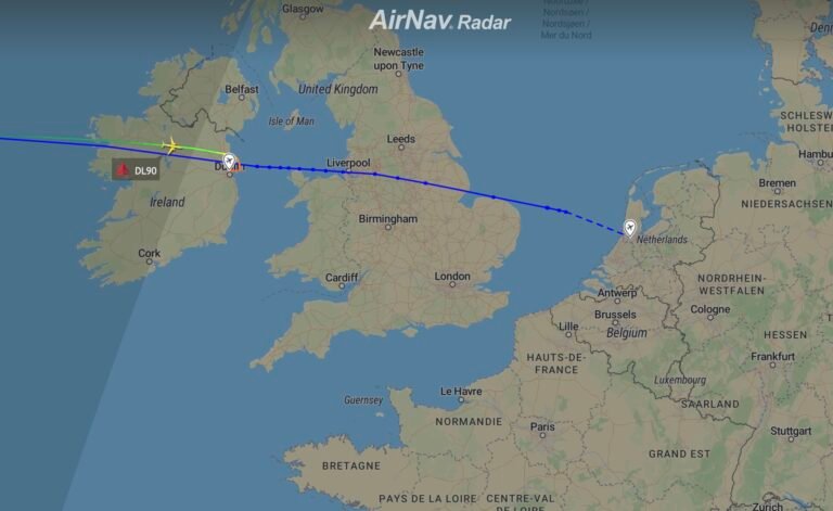 Delta flight DL90 to Amsterdam diverted to Dublin this morning