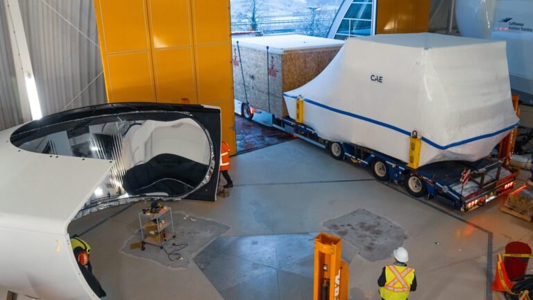 Kampfhubschrauber Mil Mi-24 in Aktion.