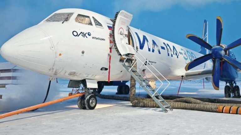 Schütze feuert Minigun in Flugzeugkabine ab