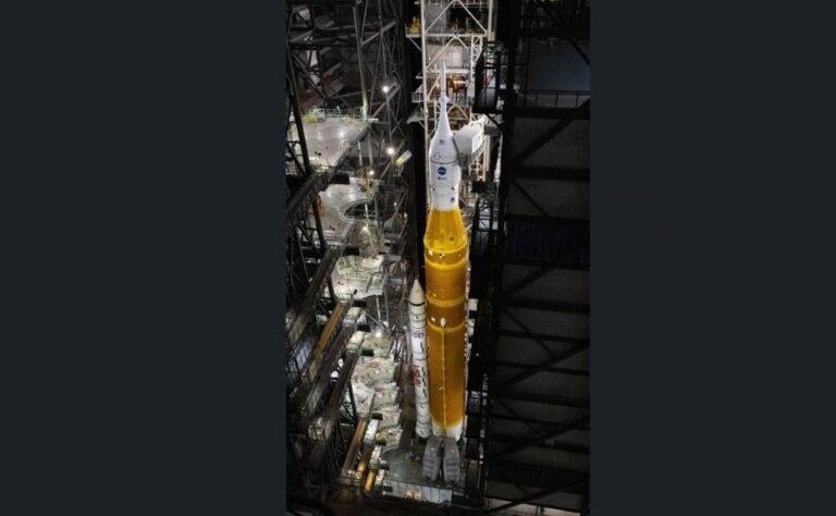 NASA’s Aerospace Safety Advisory Panel Outlines Latest Concerns NASA’s crawler-transporter 2