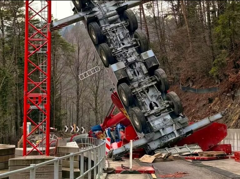 Operator injured in crane overturn Operator injured in crane overturn