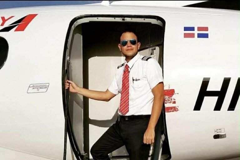 Pilots jailed in Guinea during fuel stop, families plead for US intervention Pilots jailed in Guinea during fuel stop, families plead for US intervention