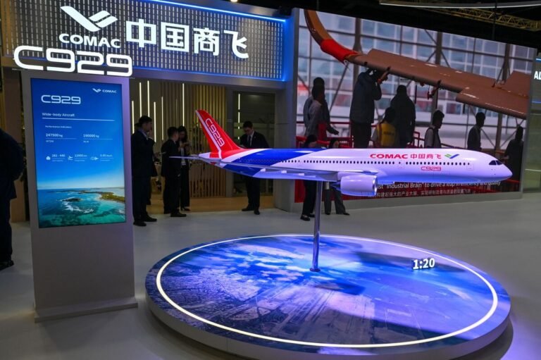 The Chinese Plane Maker in Boeing and Airbus’ Slipstream