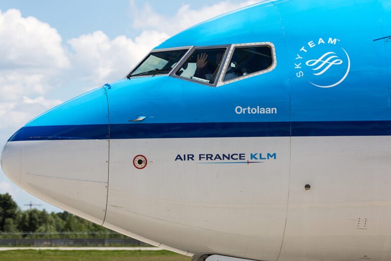 Two KLM aircraft collide on the ground, no injuries reported