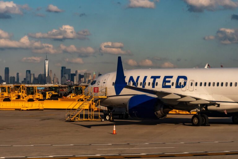 Watchdog faults FAA oversight of United