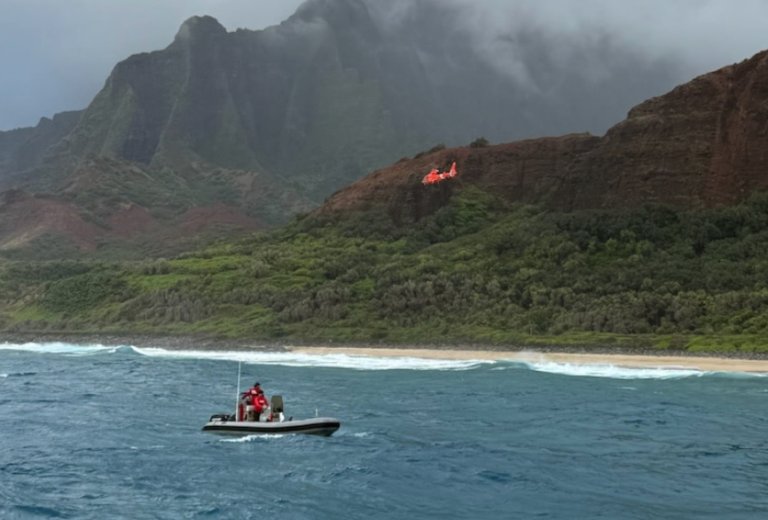 3 Dead in Hawaii Air Tour Crash U.S. Coast Guard