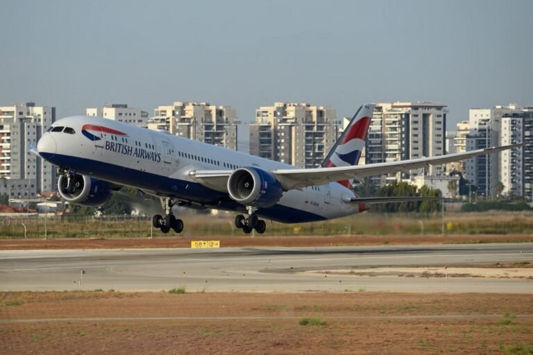 Airline stocks fall as Iran conflict lifts fuel risk