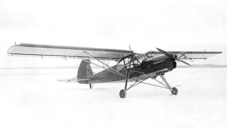 Antonow OKA-38 „Aist“: Der sowjetische „Storch“, der ein Misserfolg blieb A-10 im Flug von vorne mit Flares