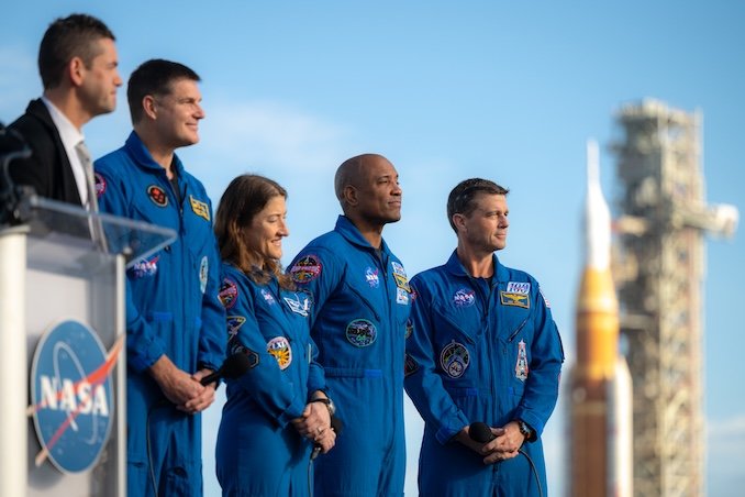 Artemis 2 astronauts head to Florida ahead of April 1 launch attempt – Spaceflight Now Artemis 2 astronauts head to Florida ahead of April 1 launch attempt – Spaceflight Now
