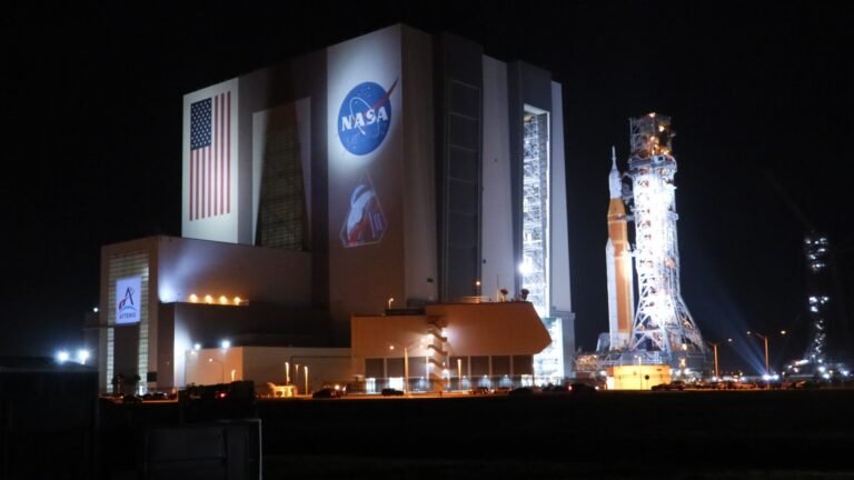 Artemis 2 moon rocket rolls back to launch pad photo of the day for March 20, 2026