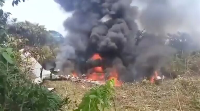 BREAKING A Colombian Air Force C-130 aircraft carrying 110 people has crashed near Puerto Leguízamo