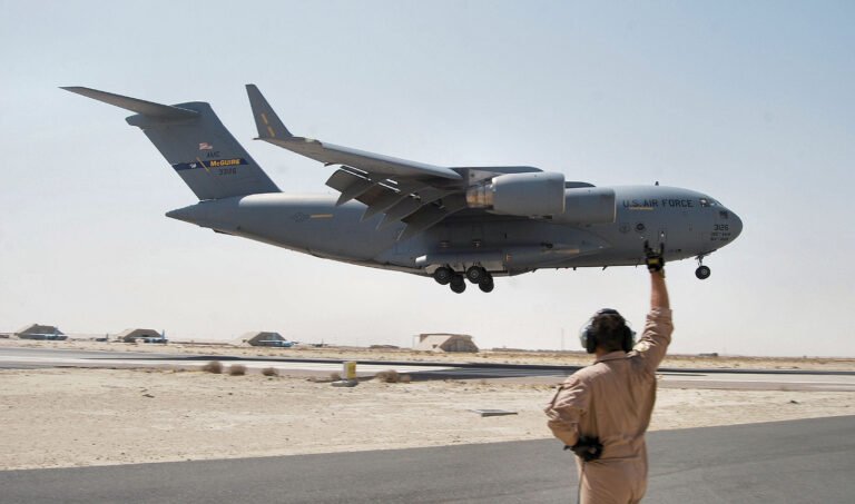 Crew of a US Air Force Boeing C-17A Globemaster declared an emergency near Qatar