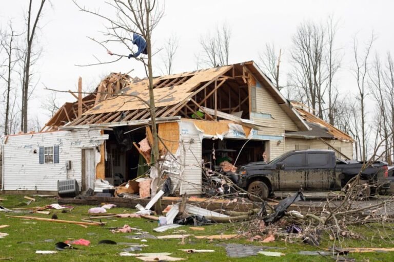 Deadly Tornadoes Strike Illinois and Indiana – AirGuide.info :: AirGuide Business – Aviation and Travel Business News + AirGuide Destinations – Airline and Travel News, Latest Aviation, Airline and Travel News Deadly Tornadoes Strike Illinois and Indiana - AirGuide.info :: AirGuide Business – Aviation and Travel Business News + AirGuide Destinations – Airline and Travel News, Latest Aviation, Airline and Travel News