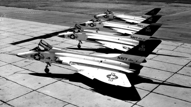 Indische Flugzeuge in Frankreich für Garuda 2019