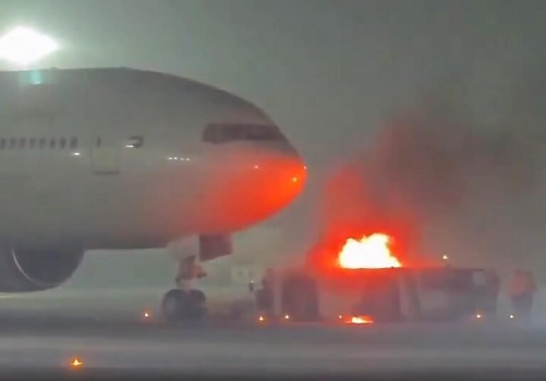 Fire breaks beneath the nose of an Etihad Boeing 777 at Delhi Airport Fire breaks beneath the nose of an Etihad Boeing 777 at Delhi Airport