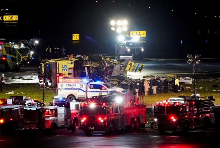 Firetruck Warned Seconds Before Fatal LaGuardia Crash - AirGuide.info :: AirGuide Business – Aviation and Travel Business News + AirGuide Destinations – Airline and Travel News, Latest Aviation, Airline and Travel News