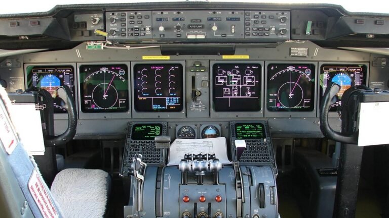 Glass Or No Glass? How The DC-10 & McDonnell Douglas MD-11’s Cockpits Are Different