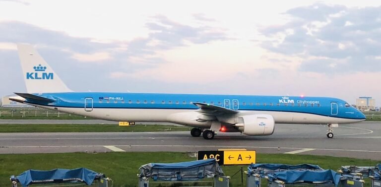 KLM Cityhopper E195-E2