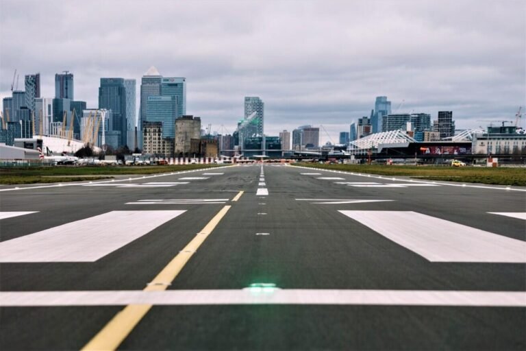 London City Eyes Larger Narrowbodies With Proposed 4.49 Degree Approach London City Airport