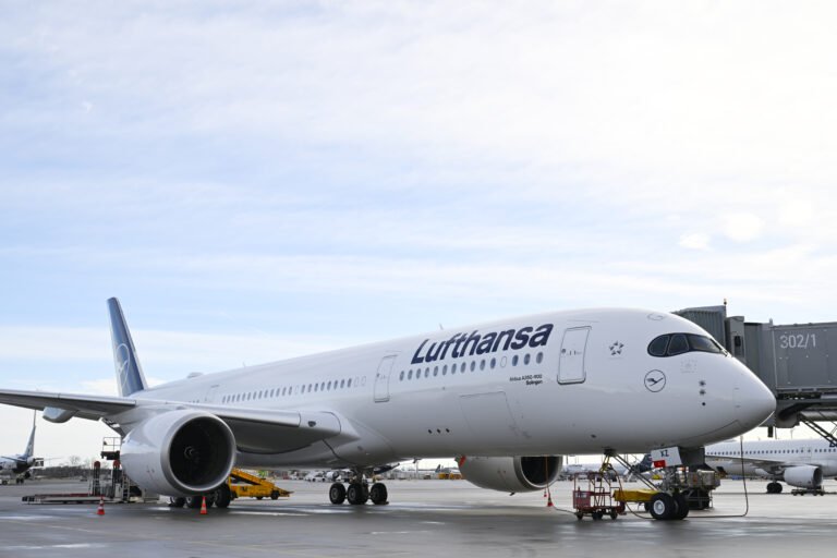 Lufthansa Kabinenpersonal vor möglichem Streik Lufthansa Kabinenpersonal vor möglichem Streik