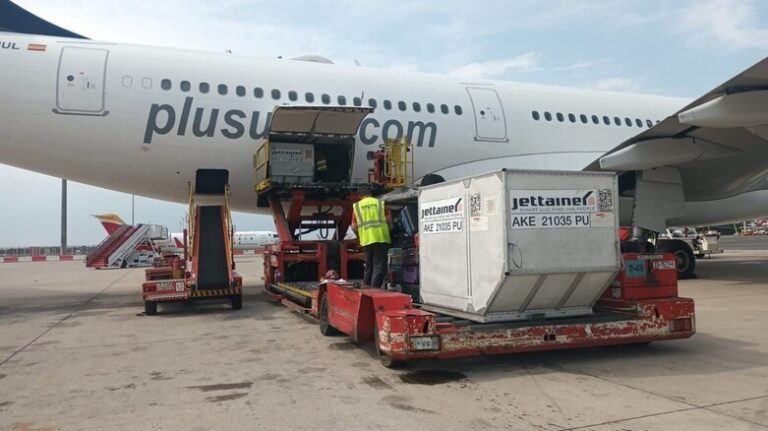 Plus Ultra Líneas Aéreas renews Jettainer contract Plus Ultra Líneas Aéreas renews Jettainer contract