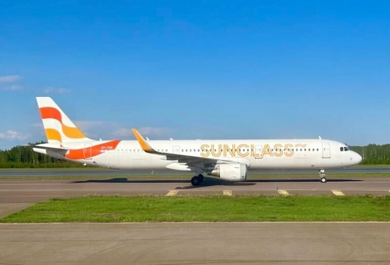 sunclass airlines jet