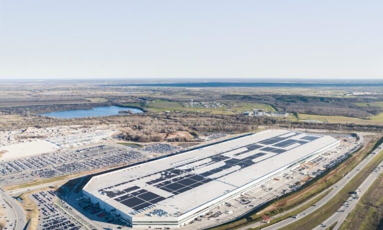 Tesla wins another award critics will absolutely despise Tesla wins another award critics will absolutely despise