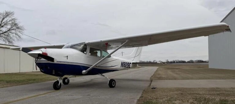 1979 TR182 Skylane