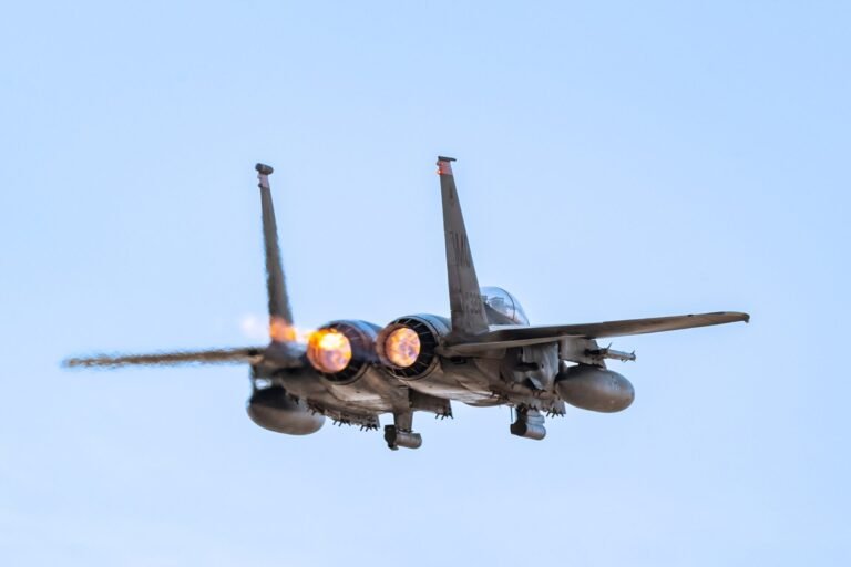 US Air Force F-15E crashes in Kuwait, crew survives: video US Air Force F-15E crashes in Kuwait, crew survives: video