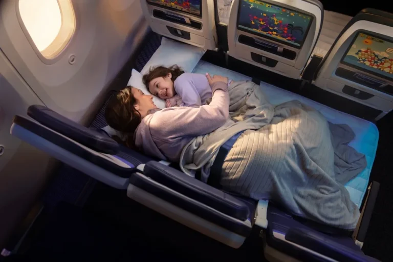 You'll be able to transform your economy seats into a couch on United Boeing 787 and 777 aircraft