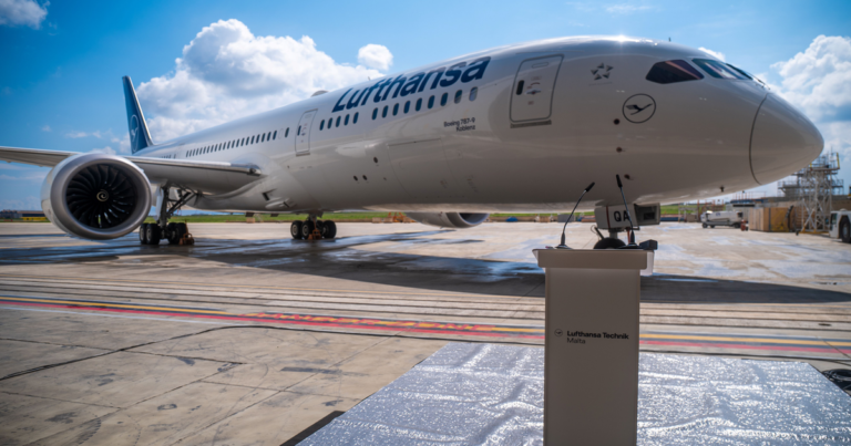 Boeing 787 von Lufthansa bekommen Allegris-Kabine jetzt bei Lufthansa Technik auf Malta