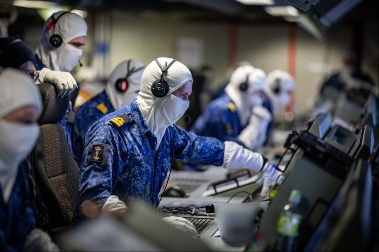 Dutch Navy takes down drone in exercise near Crete as the Army expands air defence – Unmanned airspace Dutch Navy takes down drone in exercise near Crete as the Army expands air defence – Unmanned airspace