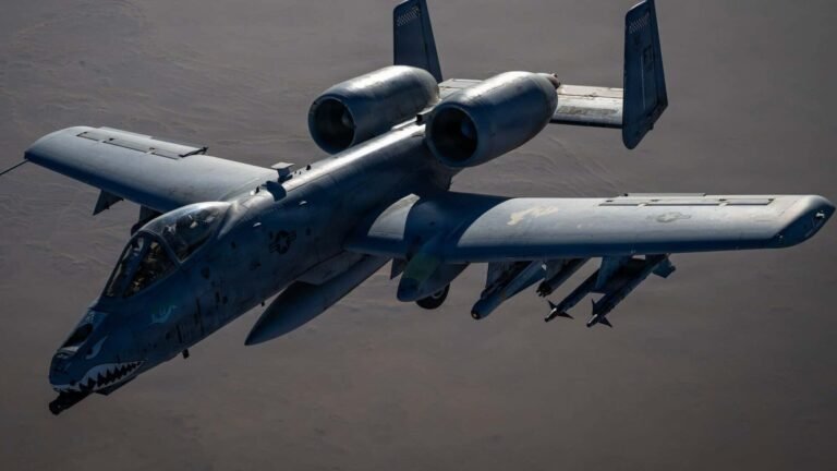 Für Iran-Krieg verlegen noch mehr A-10 über Europa Eine zerstörte E-3 Sentry auf der Prince Sultan Air Base in Saudi-Arabien.