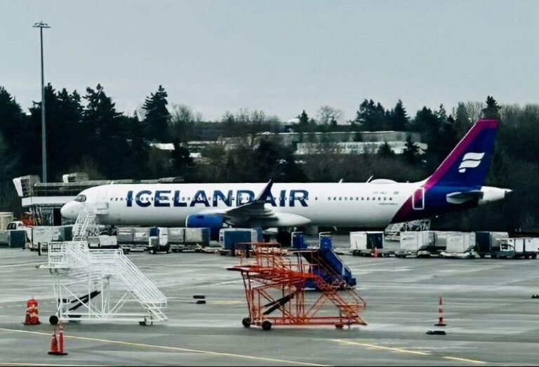 Icelandair Considers Acquiring 49% Share Of Fly Play Europe Icelandair A321LR