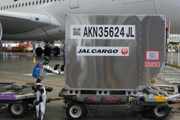 JAL robot trial - ground handling operations