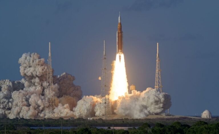 NASA SLS and Orion launch Artemis II space mission