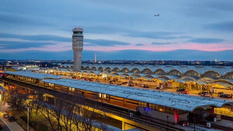 Pilots scolded for meowing over emergency frequency in DC airspace