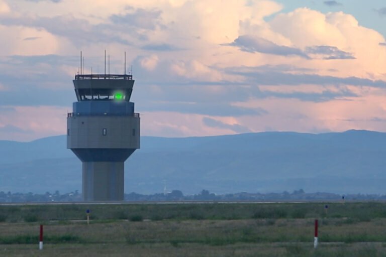 Quiz: Do You Know These 6 Light Gun Signals?