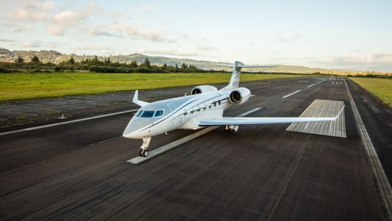 Skyservice receives first Canadian-registered Gulfstream G500