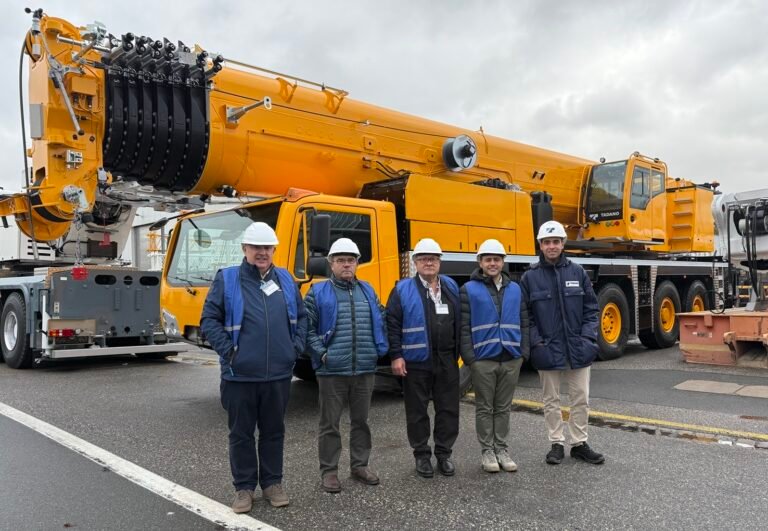 Two Tadanos for Estación | Vertikal.net Two Tadanos for Estación | Vertikal.net