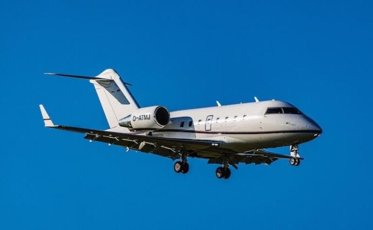 Bombardier Challenger 604