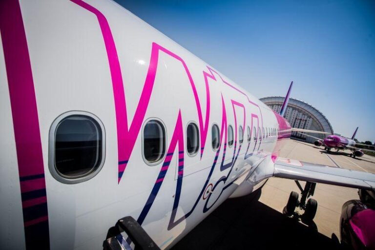 Wizz Air A320neo new livery