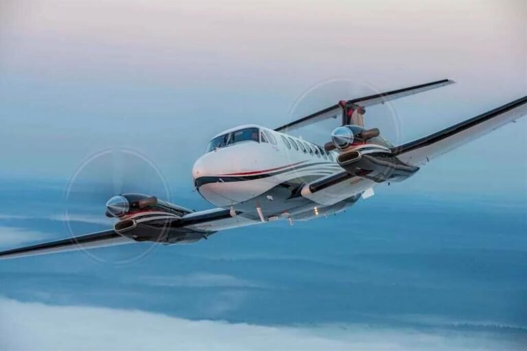 11 rescued after King Air crashes during Bahamas flight