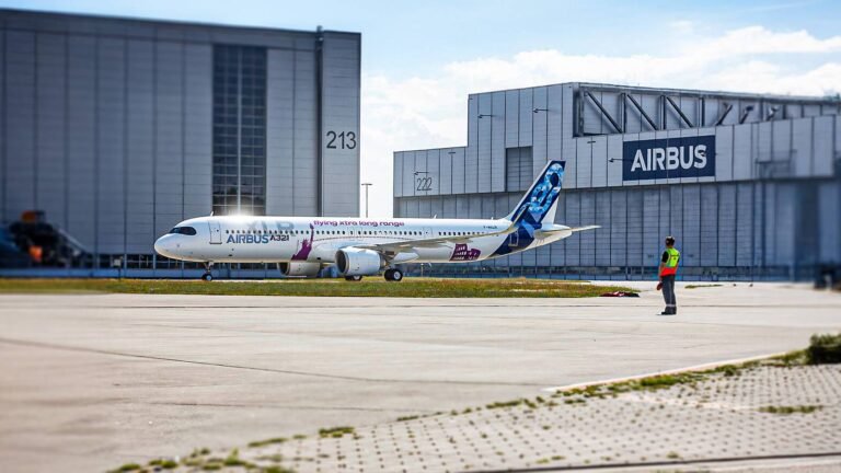 5 Reasons Why Airlines Are Ordering The Airbus A321XLR Over The Boeing 737 MAX 10 5 Reasons Why Airlines Are Ordering The Airbus A321XLR Over The Boeing 737 MAX 10