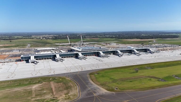 Australian Ryanair? Former Qantas Exec Plans All-A321neo ULCC At Sydney’s New Airport Australian Ryanair? Former Qantas Exec Plans All-A321neo ULCC At Sydney’s New Airport